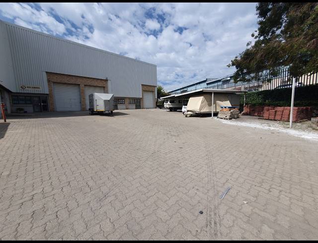 2,805M² WAREHOUSE TO LET IN ORMONDE